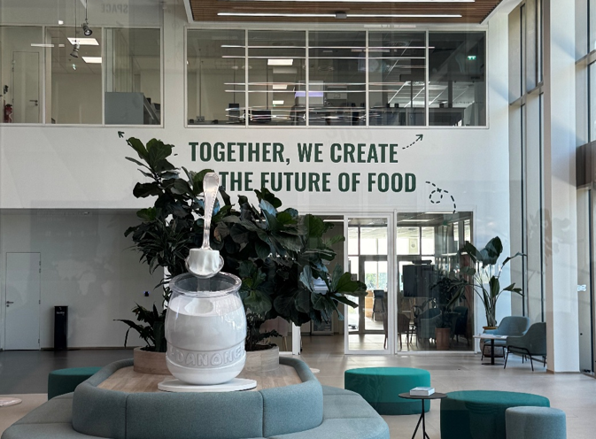 Ciência e inovação: a fórmula da Danone Brasil para entregar produtos com 50% menos açúcar e embalagens mais sustentáveis