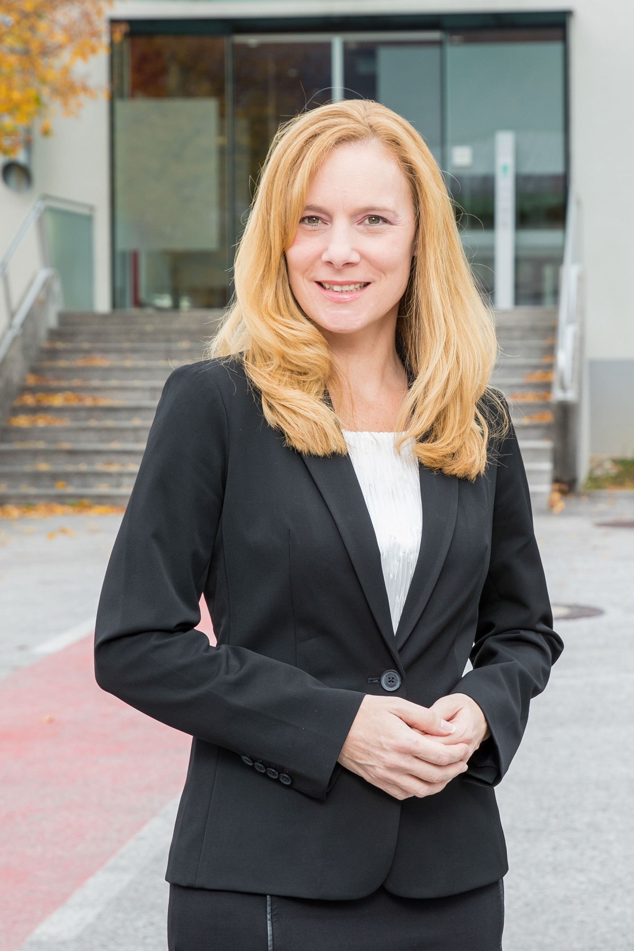 PUCH-SALZBURG-2019-10-21-Milupa-sterreich-Geschfstfhrerin-Nichole-Duttine-Shooting-in-der-Zentrale-P.jpg